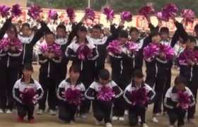 博野县同连中学啦啦操比赛2015级2班表演